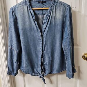 Velvet Heart Chambray Tie-Front Button-Down Shirt, size Large